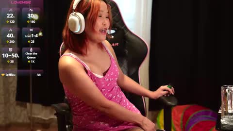 Snapshot of yummy_maya chatting on 11-22-25, 03:49 Chimi online show from 11-22-25, 03:49
