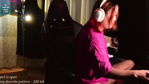Snapshot of yummy_maya chatting on 01-14-26, 04:45 Chimi online show from 01-14-26, 04:45