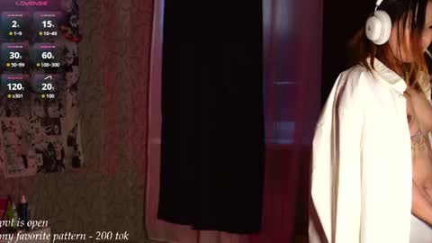 Snapshot of yummy_maya chatting on 08-01-26, 02:49 Chimi online show from 08-01-26, 02:49