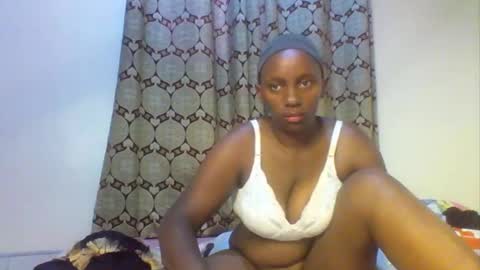 Snapshot of yummyboobies20 chatting on 10-09-25, 09:29 Curvy online show from 10-09-25, 09:29