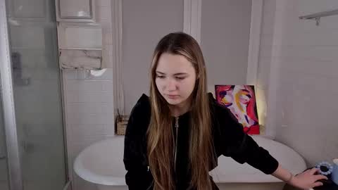 Snapshot of yummyemiily chatting on 02-23-26, 04:48 Emily online show from 02-23-26, 04:48