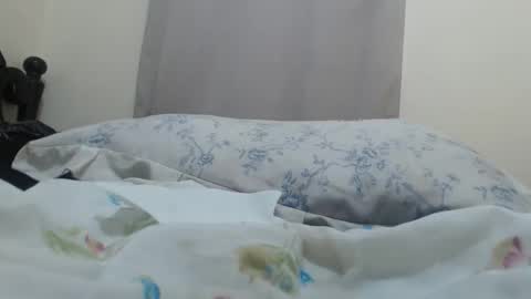 Snapshot of yummyhotclit4 chatting on 02-09-26, 09:24 jessy online show from 02-09-26, 09:24