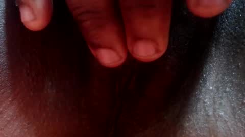 Snapshot of yummyhotclit4 chatting on 02-16-26, 10:17 jessy online show from 02-16-26, 10:17