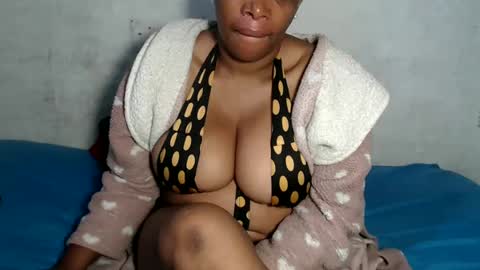 yummytittsxx online show from 01-08-25, 04:34