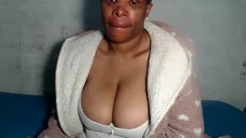 yummytittsxx online show from 01-14-25, 04:15