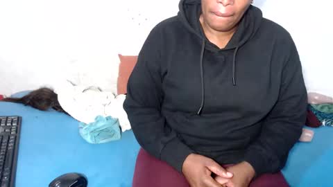 yummytittsxx online show from 02-15-25, 03:06