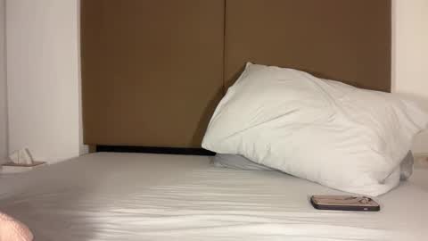 Luna online show from 10-22-25, 11:43