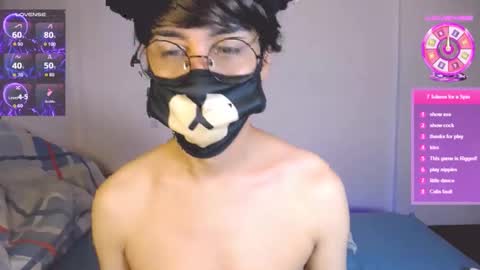 Snapshot of yuniorb chatting on 10-31-25, 04:02 the puppy boy online show from 10-31-25, 04:02