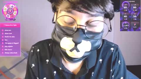 Snapshot of yuniorb chatting on 04-05-26, 03:36 the puppy boy online show from 04-05-26, 03:36
