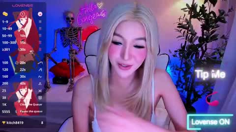 Snapshot of yurasiand0ll chatting on 10-22-25, 01:06 Sasa online show from 10-22-25, 01:06