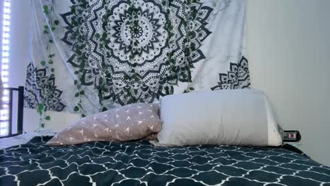 yurdreams_22 online show from 03-09-25, 05:33