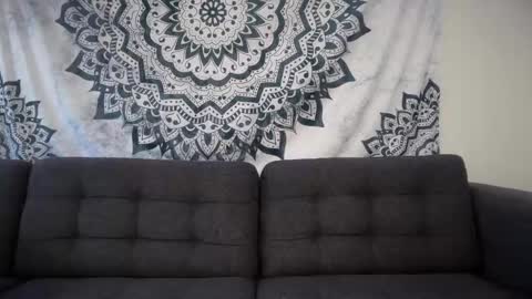 yurdreams_22 online show from 10-21-25, 02:40