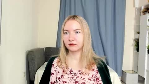 Snapshot of yuricazel chatting on 11-24-25, 07:41 Alesia online show from 11-24-25, 07:41