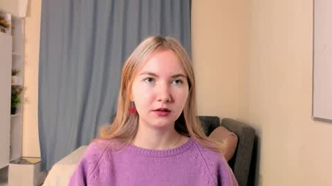 Snapshot of yuricazel chatting on 12-01-25, 08:19 Alesia online show from 12-01-25, 08:19