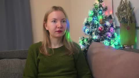 Snapshot of yuricazel chatting on 01-07-26, 08:06 Alesia online show from 01-07-26, 08:06