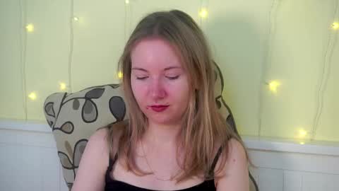 Snapshot of yuricazel chatting on 02-04-26, 07:14 Alesia online show from 02-04-26, 07:14