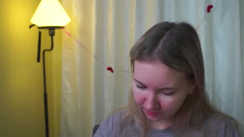 Snapshot of yuricazel chatting on 02-11-26, 07:24 Alesia online show from 02-11-26, 07:24