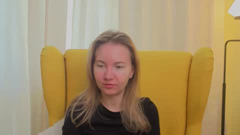 Snapshot of yuricazel chatting on 03-23-26, 07:12 Alesia online show from 03-23-26, 07:12