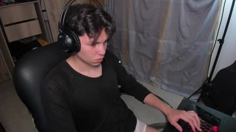 Snapshot of yurii_moody chatting on 12-05-24, 02:42 yurii_moody online show from 12-05-24, 02:42