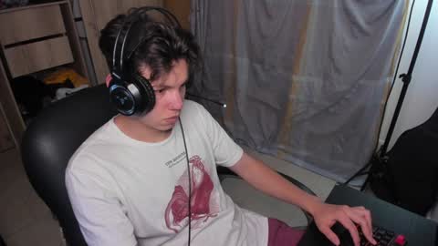 Snapshot of yurii_moody chatting on 12-06-24, 02:02 yurii_moody online show from 12-06-24, 02:02