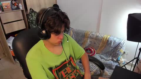 Snapshot of yurii_moody chatting on 10-17-25, 05:04 yurii_moody online show from 10-17-25, 05:04