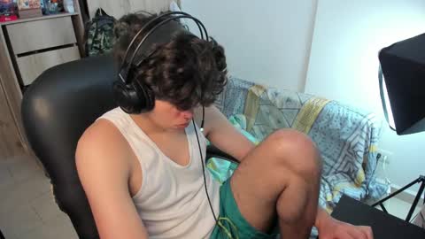 yurii_moody online show from 10-20-25, 05:57