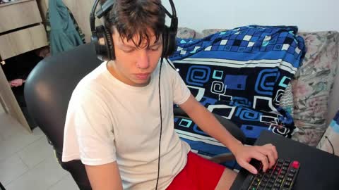 yurii_moody online show from 04-10-26, 12:32