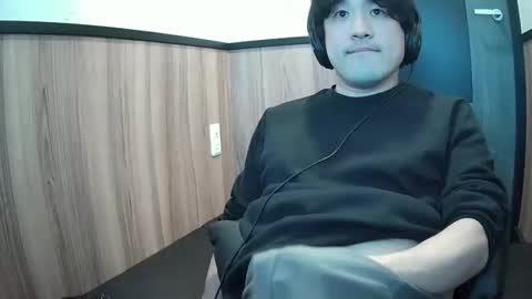 Snapshot of yuta2231 chatting on 03-11-26, 01:44 Yuta online show from 03-11-26, 01:44