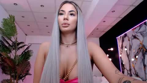 Snapshot of yuukenzi chatting on 06-10-26, 06:12 Maria online show from 06-10-26, 06:12
