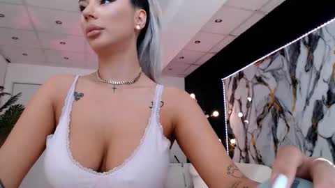 Snapshot of yuukenzi chatting on 07-17-26, 07:15 Maria online show from 07-17-26, 07:15