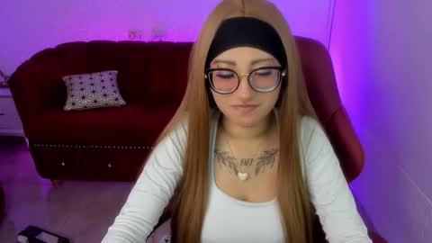 Yuyu  online show from 11-25-25, 03:34