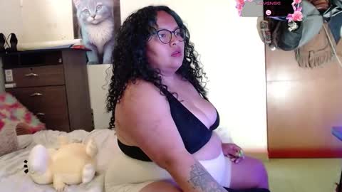 yvonn online show from 11-10-25, 02:10