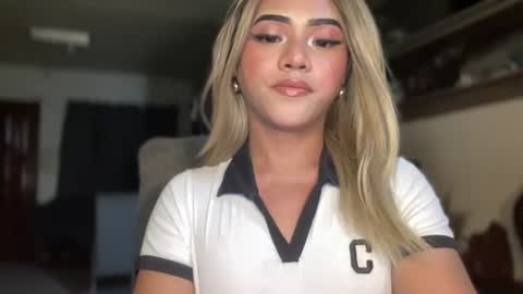 Snapshot of yvonne_guidotti chatting on 06-26-26, 06:56 Miss Cali online show from 06-26-26, 06:56