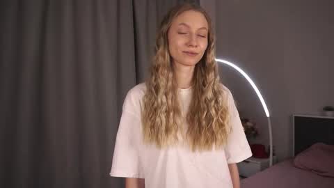 Lina online show from 03-10-26, 05:12