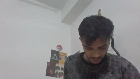 Snapshot of z01dsi chatting on 01-11-26, 01:27 z01dsi online show from 01-11-26, 01:27
