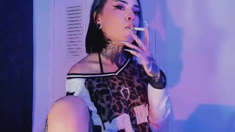 Snapshot of z_e_t_h_a chatting on 07-19-26, 04:27 tazzie online show from 07-19-26, 04:27