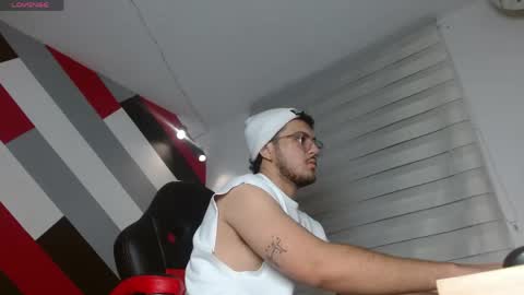 Snapshot of zac_golden chatting on 05-21-26, 11:39 Zack online show from 05-21-26, 11:39