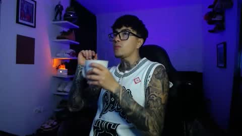 zac_muller1 online show from 12-21-25, 04:19