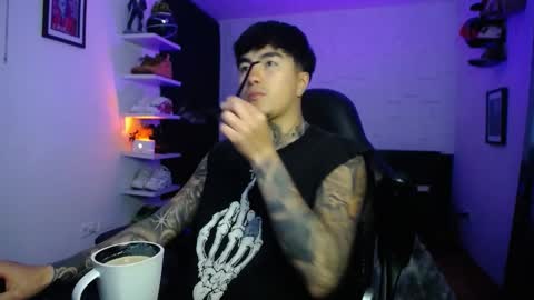 zac_muller1 online show from 12-22-25, 03:36