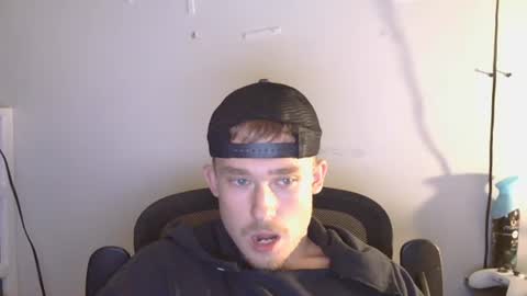 zachmcw25 online show from 11-25-25, 09:09