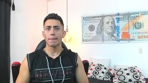 Snapshot of zachpri20 chatting on 12-19-24, 10:24 zachpri20 online show from 12-19-24, 10:24