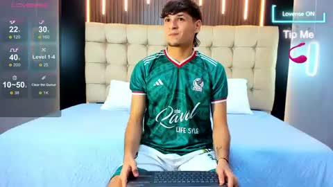 zack23__ online show from 06-17-26, 03:09