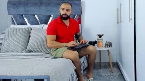 Richard online show from 11-25-25, 01:33