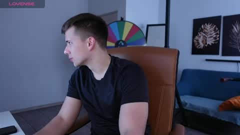 ZACK GILLIAN online show from 05-26-26, 04:47