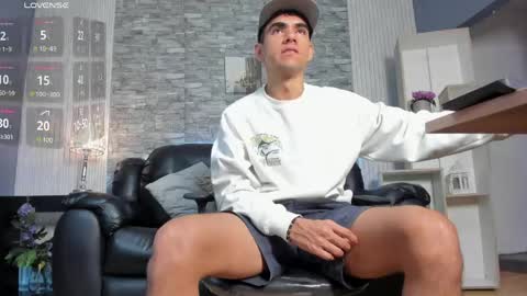 zack_joness10 online show from 06-02-26, 05:20