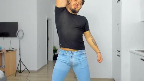 Snapshot of zackconnorsx chatting on 03-03-25, 01:21 Zack online show from 03-03-25, 01:21