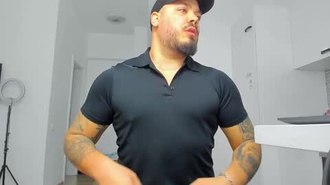 Snapshot of zackconnorsx chatting on 03-10-25, 08:34 Zack online show from 03-10-25, 08:34