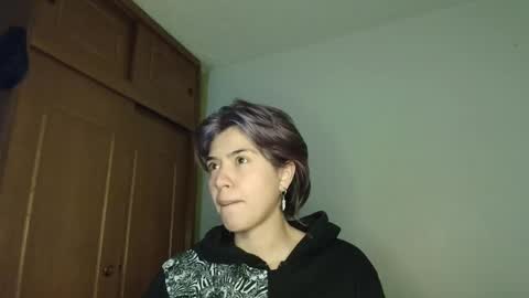 Snapshot of zafira_raven chatting on 10-25-25, 10:48 zafira_raven online show from 10-25-25, 10:48