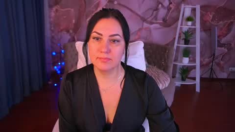 Zafiramoonn online show from 11-17-25, 01:39