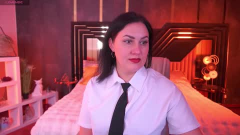 Zafiramoonn online show from 12-15-25, 03:49